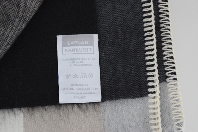 PALAPELI / pocket shawl