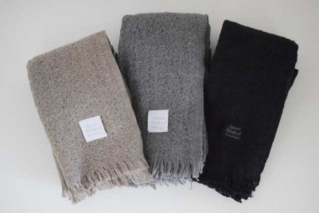 LAPUAN KANKURIT/ウールブランケット/CORONA（ネイビー） LAPUAN KANKURIT/ウールブランケット/CORONA（ネイビー）