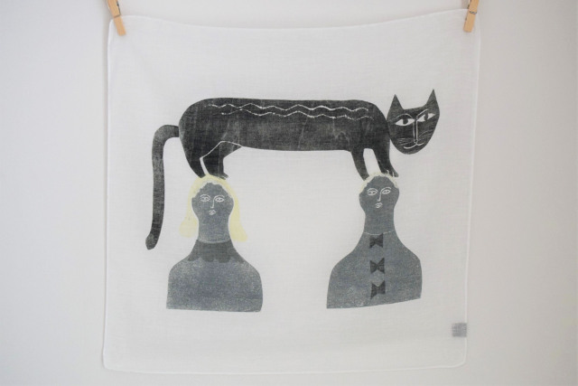 CINQ(サンク)大きめのハンカチ（ガーゼ／猫）-ならの実