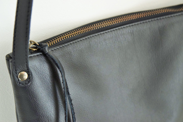 ポシェットHippo noir |クラスカ[CLASKA]-ならの実