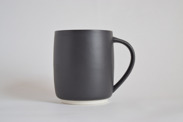 すすむマグカップ　大（黒）