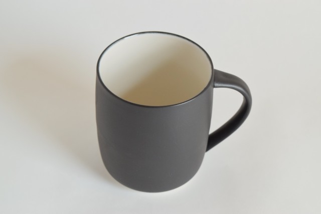 すすむマグカップ　大（黒）