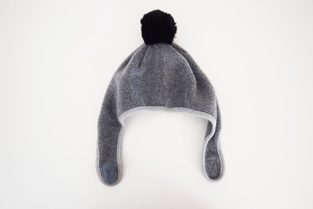 FLEECE POMPOM BONNET