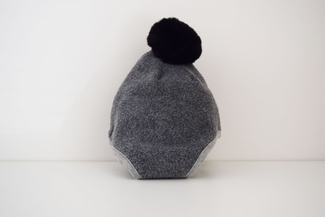 FLEECE POMPOM BONNET