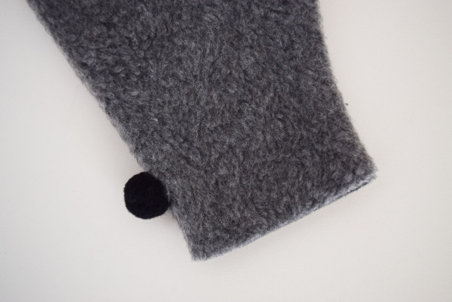 FLEECE POMPOM MITTEN  M