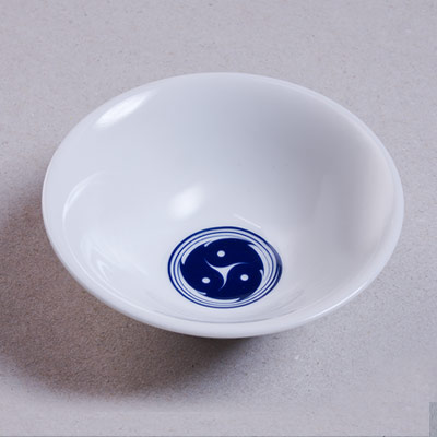 鳴門鯛「巴」ロゴ平盃