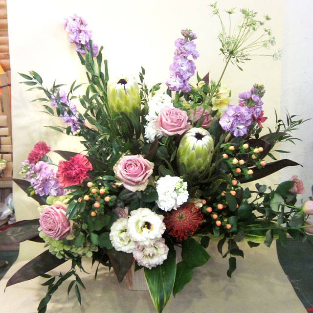 開店祝い　花　おしゃれなお祝い花　二子玉川の花屋　ネイティブフラワーイーダ