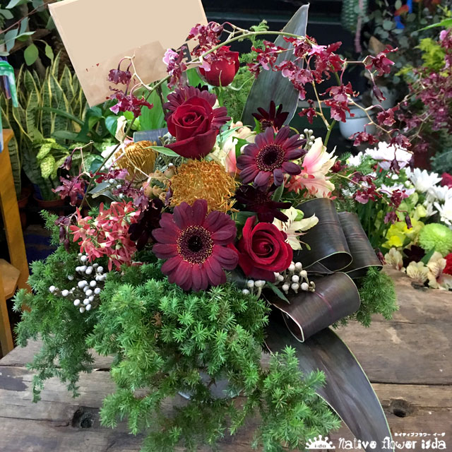 深紅　ワインレッド花　お祝いアレンジメント　二子玉川の花屋