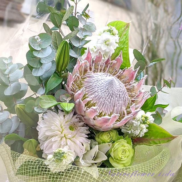花束・ブーケ】ホワイトクイーン｜二子玉川の花屋 ネイティブフラワー