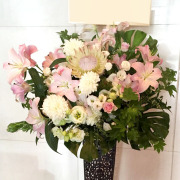 出演祝いスタンド花