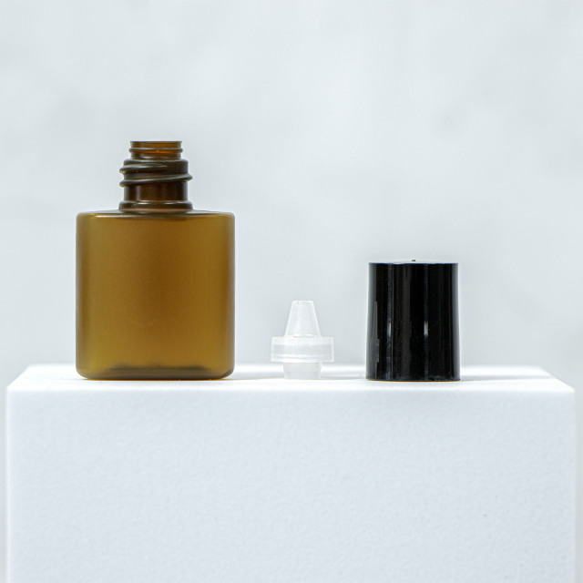 遮光ミニプラボトル容器 10ml （茶）