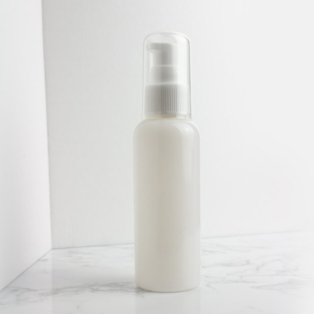 乳白半透明 ポンプ容器 100mL 肩丸ボトル