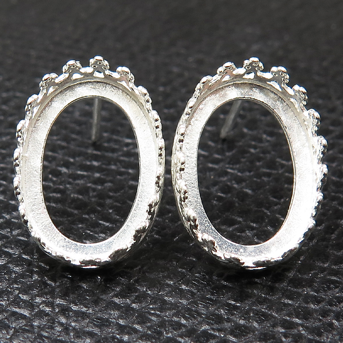 シルバーピアス 空枠 オーバル クラウン（ベゼルセッティング/カボション）14×10mm（真鍮ブラス・シルバーカラー）10ペア