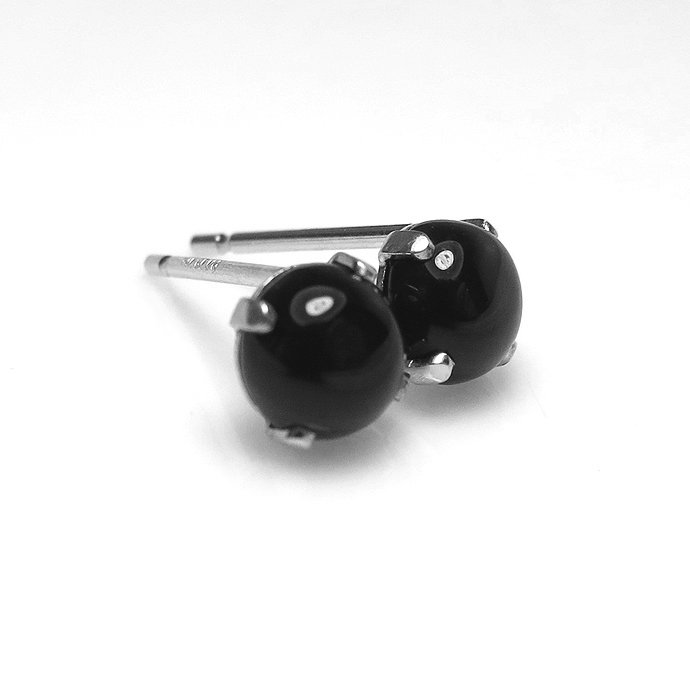ブラックオニキス ピアス シルバー SV925 4mm （1ペア）