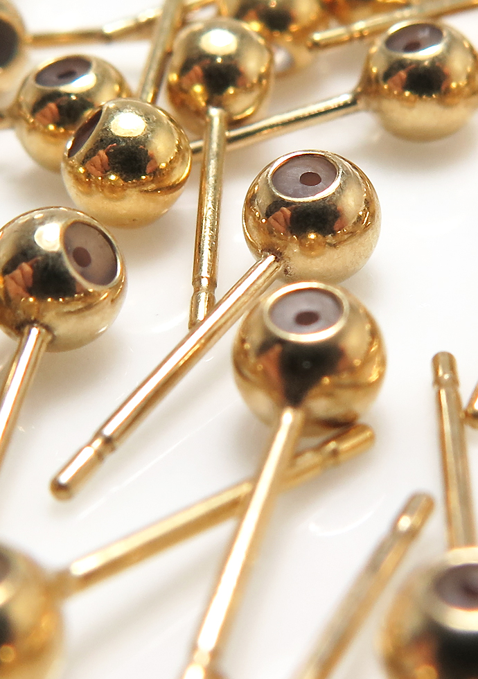 14kgfパーツ 丸玉ピアス ボール シリコン入り【4mm】ゴールドフィルド（1ペア）