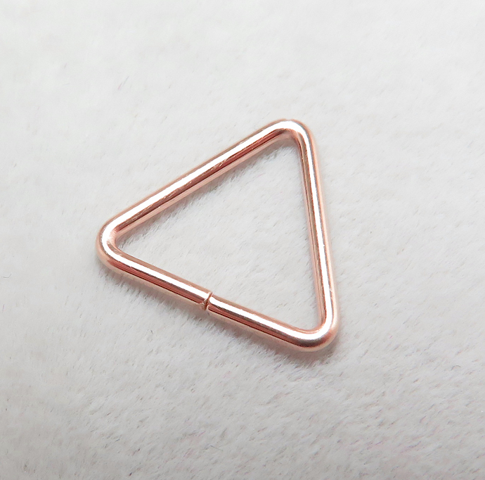 カン（トライアングル）「14kgf・ローズゴールドフィルド」【5.0mm】（30個）