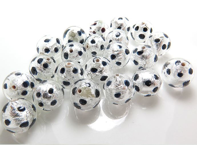 ヴェネチアンビーズ（グラスビーズ）ドット・シルバー（ラウンド10mm）（両穴）（25個）