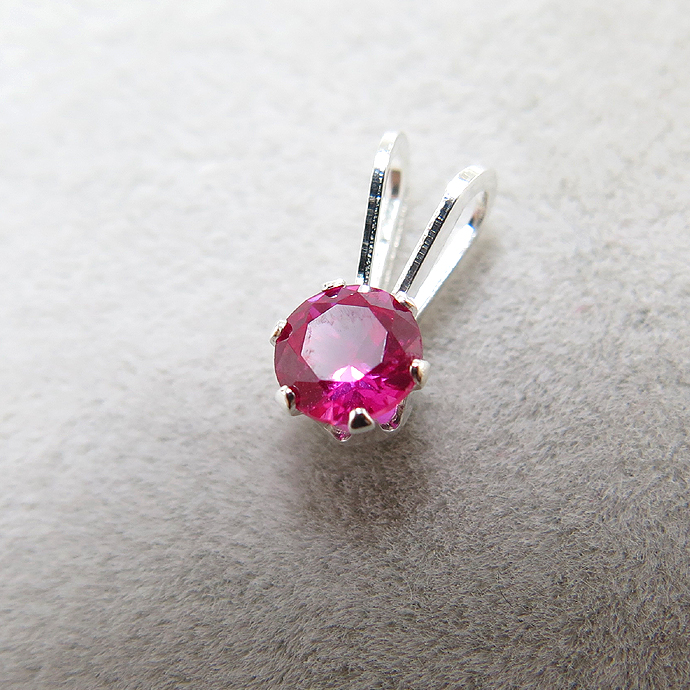 シルバー925パーツ/4mm/6本爪スタッドペンダントトップ（合成石ルビー＜7月誕生石＞・4mm）（1個）