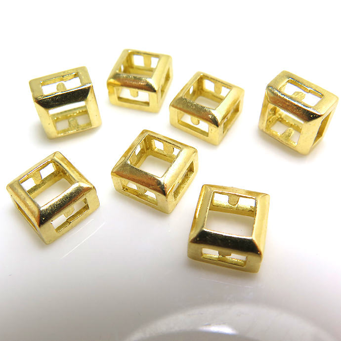 ベゼル 空枠 石枠 （スクエア6mm）アクセサリーパーツ（ブラス真鍮・ゴールドカラー）（4個）