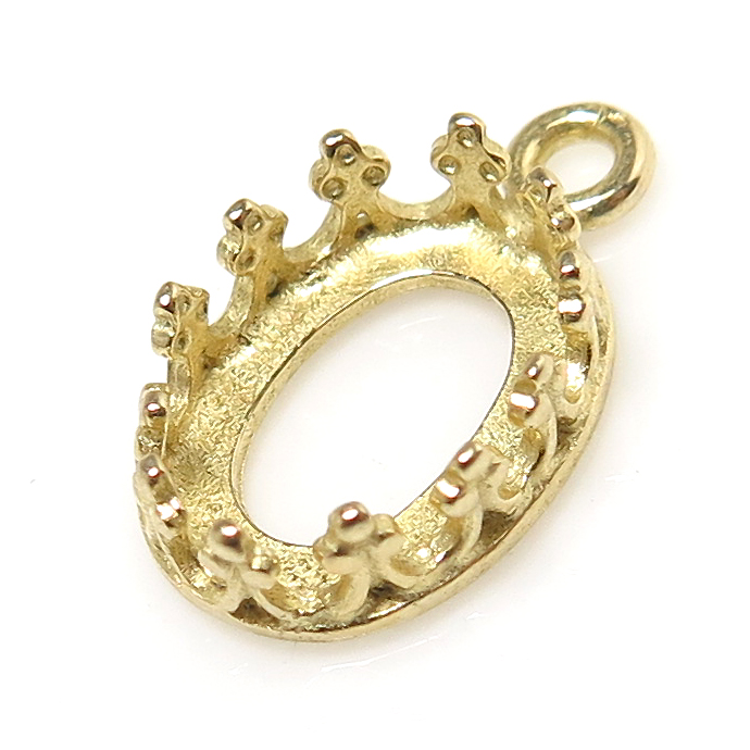 ペンダント オーバル空枠 チャームクラウン（ベゼルセッティング/カボション用）（8×6mm）（真鍮ブラス・ゴールドカラー）（25個）