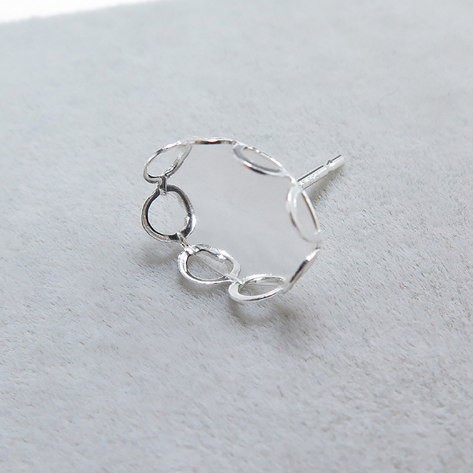SV925シルバーパーツ/ピアス空枠・ベゼルカボションポストピアス（オーバル8×6mm）（5ペア）