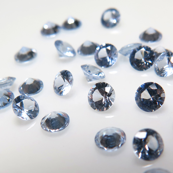 天然石ルース（裸石）・ブルーサファイア・（ライトブルー）（セイロン・加熱）ラウンド【2.5mm】ダイヤモンドカット（マシーンカット）（25個）