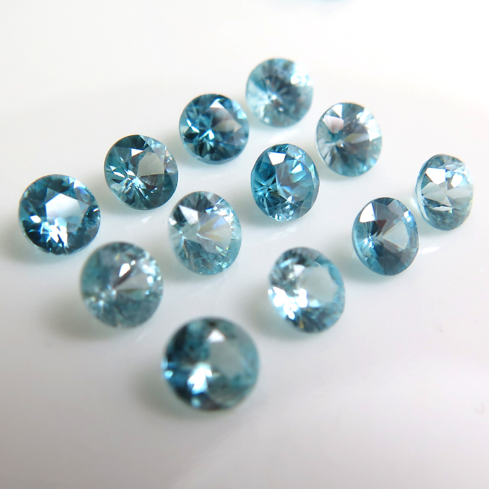 天然石ルース（裸石）・ブルージルコン（カンボジア産・加熱）/ラウンド【4mm】ダイヤモンドカット（50個）