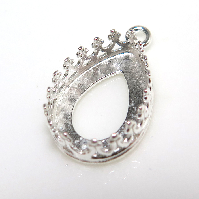 ベゼル空枠クラウン（ベゼルセッティング/カボション用）（ペアシェイプ14×10mm）（真鍮ブラス・シルバーカラー）（25個）