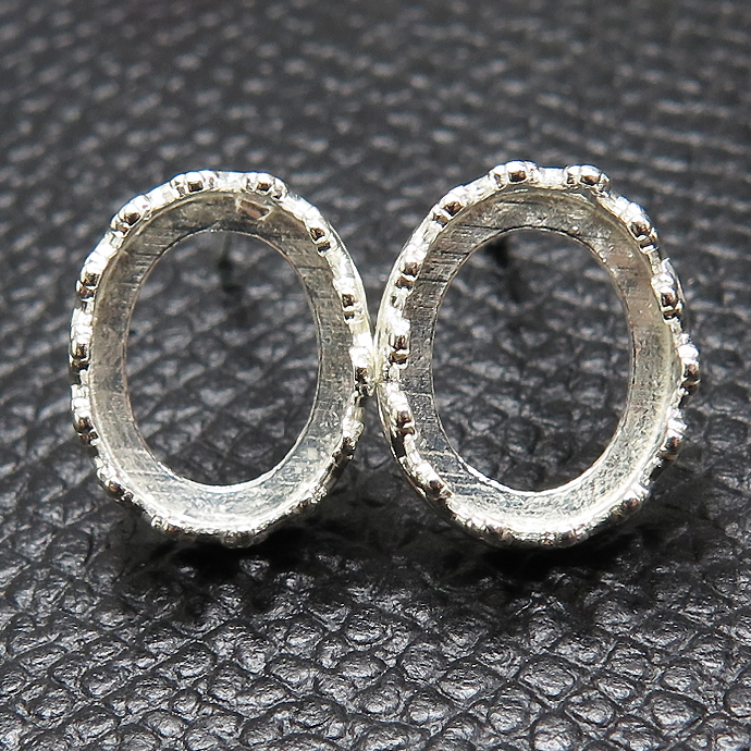 シルバーピアス 空枠 オーバル クラウン（ベゼルセッティング/カボション）10×8mm（真鍮ブラス・シルバーカラー）5ペア
