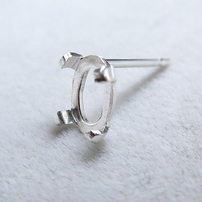 SV925シルバーパーツ/ピアス空枠・カボションポストピアス（オーバル6×4mm）（10ペア）