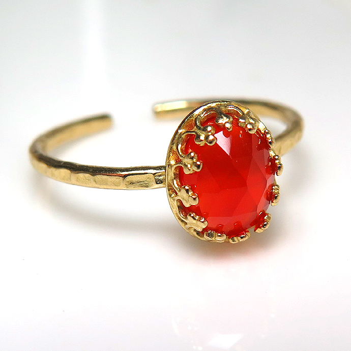 天然石カーネリアン＜7月誕生石＞・ローズカット指輪ハンマードリング（カボションオーバル・8×6mm）（真鍮ブラス・ゴールドカラー）（1個）