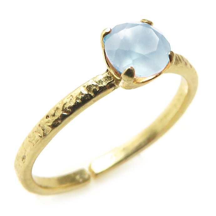 カルセドニー 指輪 リング アクアブルー 天然石 ハンマードリング ファセットカット（4本爪 ラウンド 5mm）真鍮ブラス・ゴールドカラー