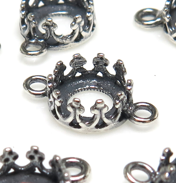 コネクター 空枠 チャームクラウン ラウンド（ベゼルセッティング/カボション用）（6mm）（真鍮ブラス・銀古美・アンティークシルバーカラー）100個