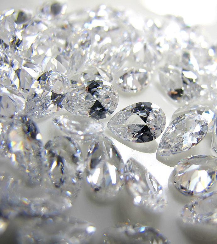 キュービックジルコニアcz【AAA】・ルース（裸石）・/ペアシェイプ【7×5mm】ファセットカット（100個）