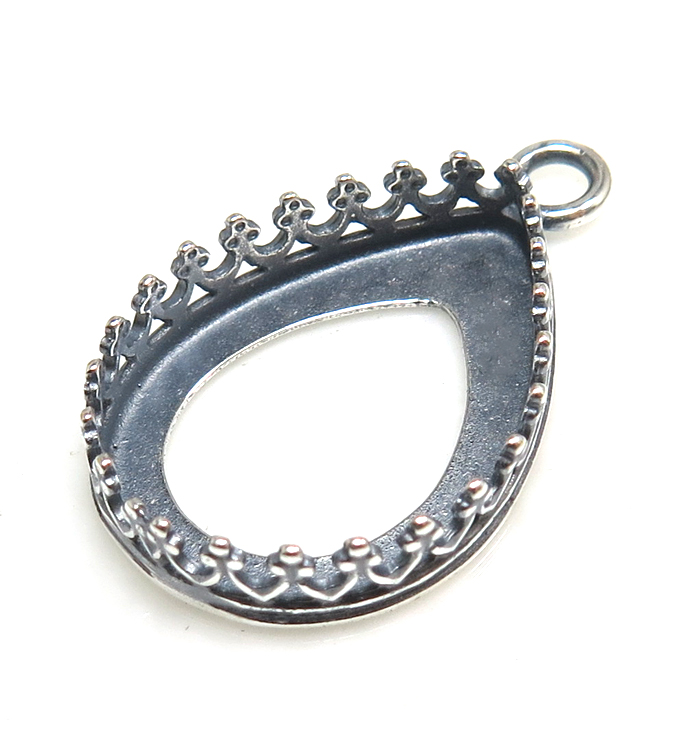 ドロップ 雫 空枠 石枠 クラウン（ベゼルセッティング/カボション用）（ペアシェイプ18×13mm）真鍮ブラス・アンティークシルバーカラー（25個）