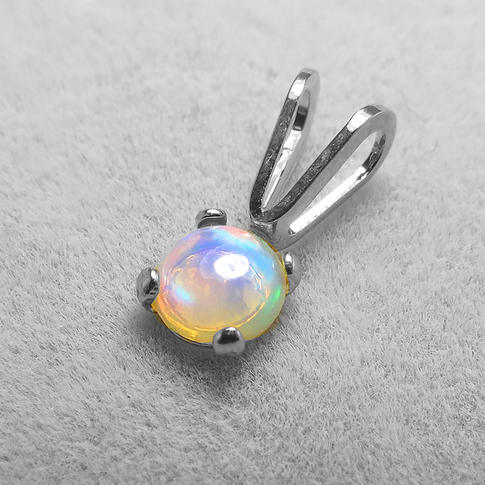 エチオピアンオパール カボションペンダント天然石＜10月誕生石＞4mm シルバーSV925（1個）