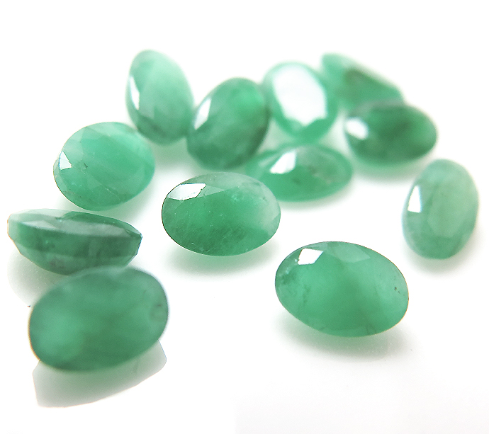 天然石ルース（裸石）・エメラルド/オーバル【6×4mm】ファセットカット（10個）