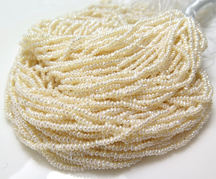 シードパール 淡水真珠 ポテト　極小（ホワイト系）1.25mm～1.5mm玉（5連）