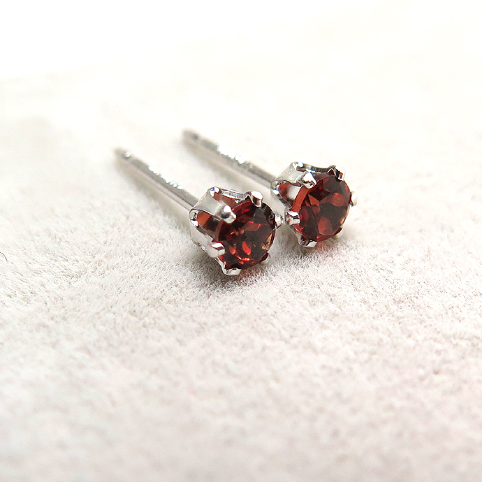 天然石ガーネット＜1月誕生石＞・6本爪ポストピアス（ラウンド3mm）「14kgf（ホワイトゴールドフィルド）（ロジウム）」（5ペア）