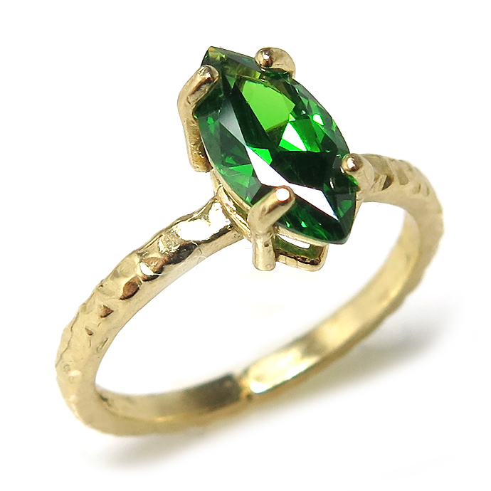 キュービックジルコニア リング 指輪 CZ グリーン（マーキス 10×5mm）（真鍮ブラス・ゴールドカラー）