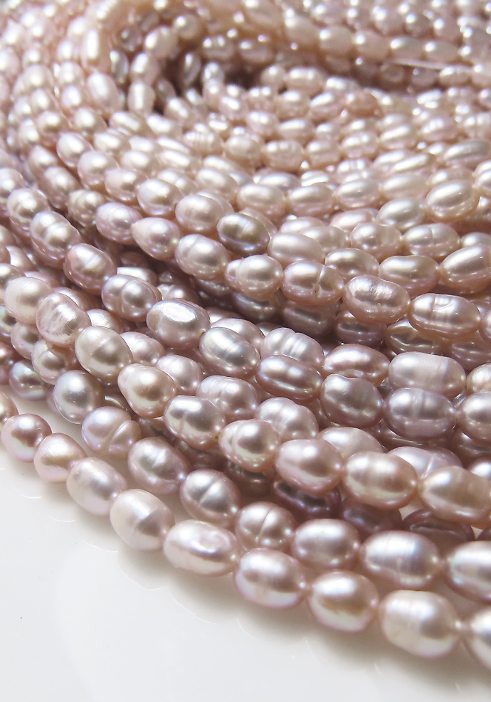 淡水パール ビーズ ライス 真珠（ペールパープル～ラベンダーピンク）3～3.5mm（25連）