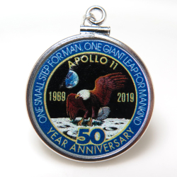 アポロ11号 APOLLO 月面着陸 50周年記念 コインペンダント・アメリカ クオーター（25セント）バチカン付「シルバーSV925」（【B】1個）