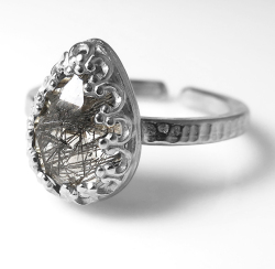 ブラックルチルクオーツ 指輪 リング 指輪 天然石（カボション ローズカット ペアシェイプ・10×7mm）（真鍮ブラス・シルバーカラー）