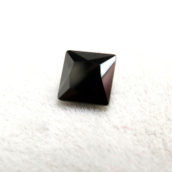 ブラックスピネル 天然石ルース・スクエア【4mm】ファセットカット（12個）