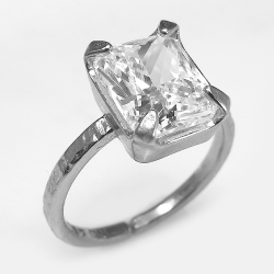 キュービックジルコニア 指輪 リング 4本爪（オクタゴン 10×8mm）（真鍮ブラス・シルバーカラー）