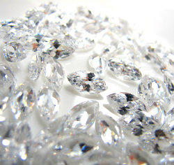 キュービックジルコニアcz【AAA】・ルース（裸石）・/マーキス【16×8mm】ファセットカット（100個）