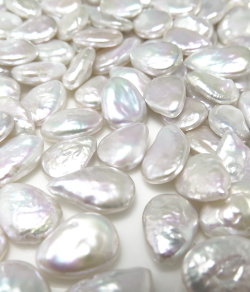 ドロップパール 雫～バロック ルース 穴無 淡水真珠 12～15mm×9～11mm ホワイト系 1個