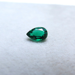 合成石エメラルド【AAA】（熱水法）・ルース（裸石）/ペアシェイプ【6×4mm】ファセットカット（5個）