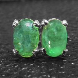 エメラルドピアス 天然石 ブラジル オーバル 6×4mm 4本爪 ＜5月誕生石＞ シルバーSV925