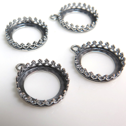 銀古美 ペンダント空枠 チャームクラウン（ベゼルセッティング/カボション用）（ラウンド・14mm）（真鍮ブラス・アンティークシルバー）（10個）